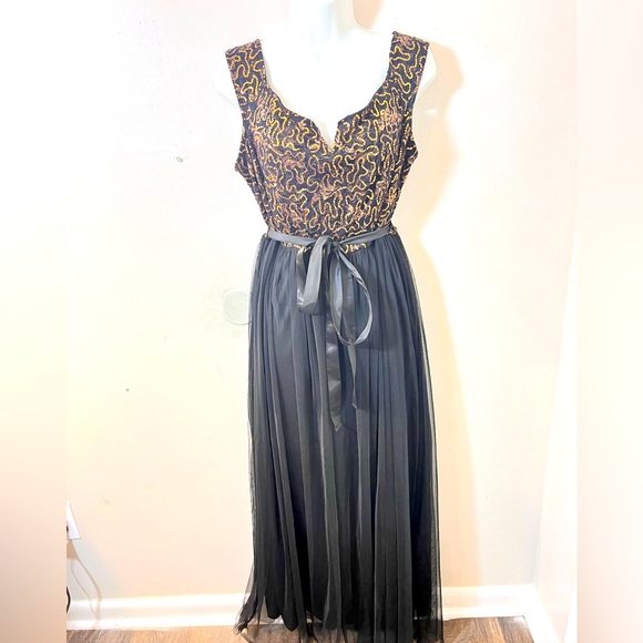 Candalite Black and Gold Sequin Fit and flare formal XL NEW Women's Dress - Picture 3 of 12